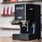 Machine à café espresso CLASSIC E24 THUNDER BLACK GAGGIA RI9481/14 + 1 Kg de café moulu OFFERT Machine à café espresso CLASSIC E24 THUNDER BLACK GAGGIA RI9481/14 + 1 Kg de café moulu OFFERT
